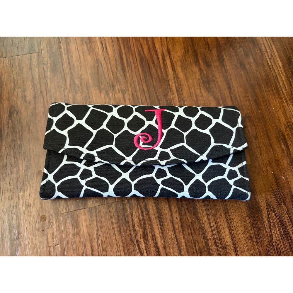 Womens wallet with embroidered pink J